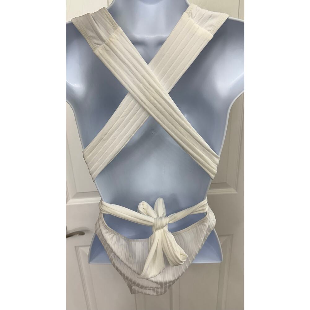 Shein New white medium one piece sexy criss cross back tie waistime v cut front - Picture 3 of 4